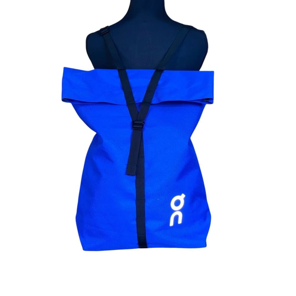 On Running Blue Black Backpack oncloud